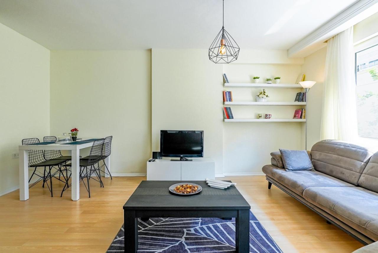 Charming Oasis With Balcony 3 Min To Daire Antalya