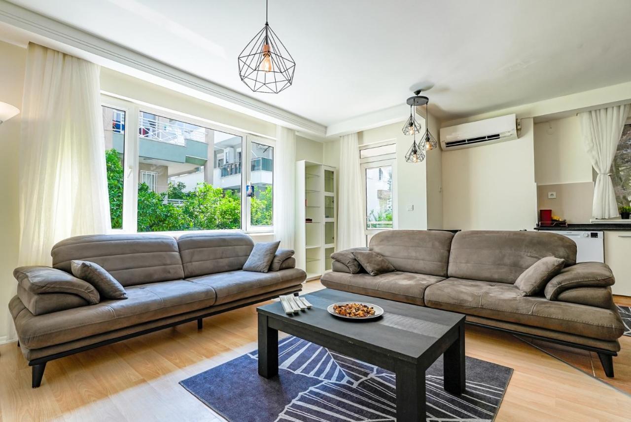 Daire Charming Oasis With Balcony 3 Min To