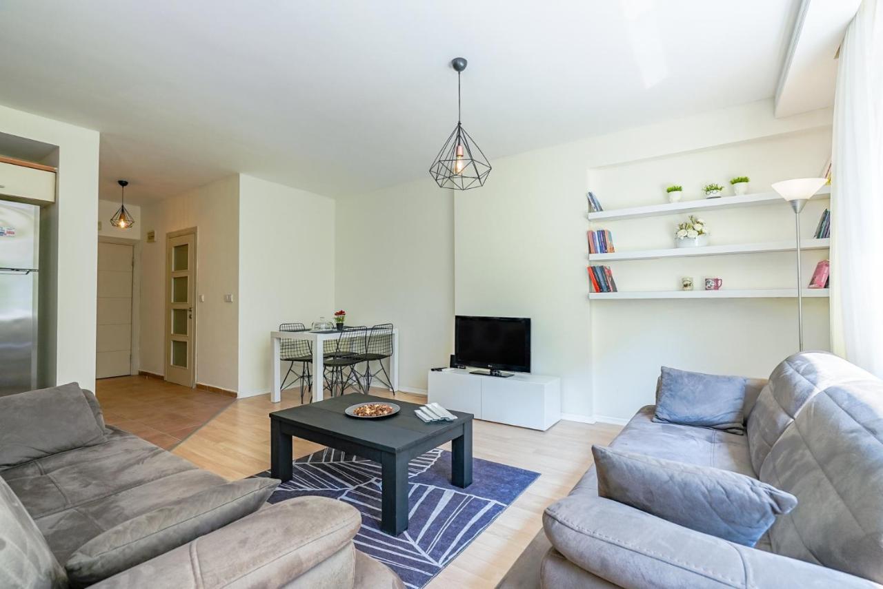 Charming Oasis With Balcony 3 Min To Daire *