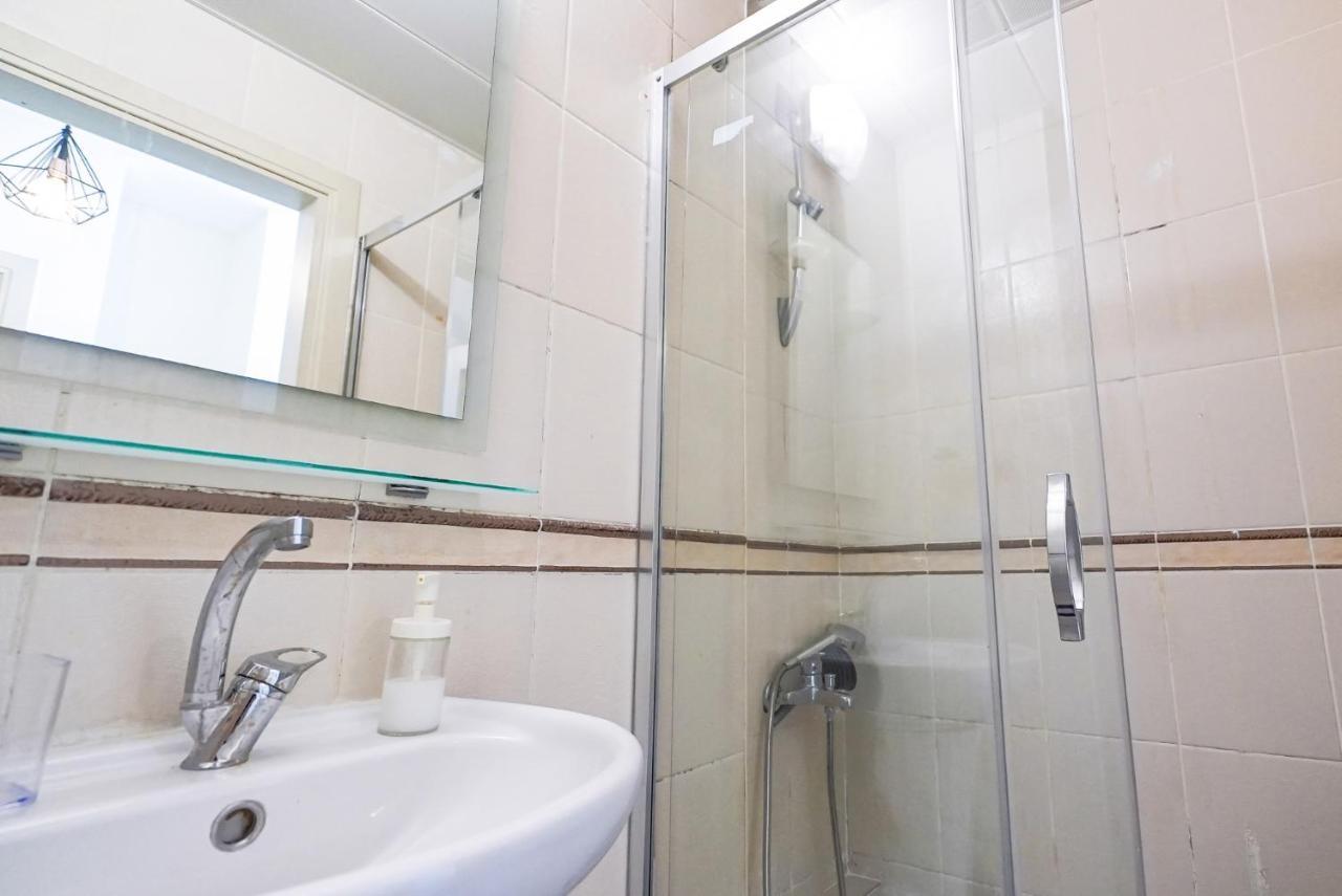 Daire Charming Oasis With Balcony 3 Min To Antalya